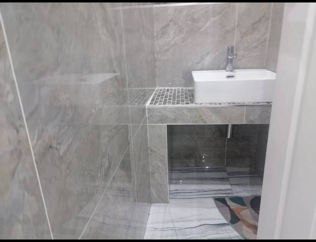 2.5 BEDROOM FLAT FOR SALE IN SOUTH BEACH